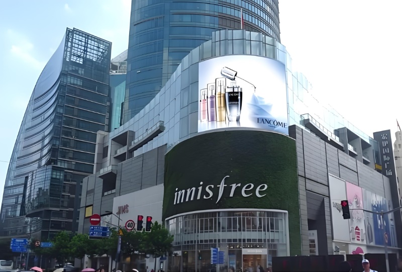 How LED Advertising Screens Boost Brand Visibility in High-Traffic Areas(图1)